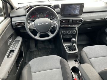 Car image 11