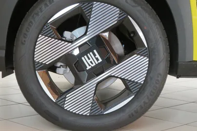 Car image 28