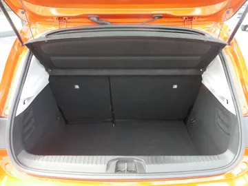 Car image 37