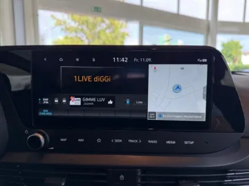 Car image 33