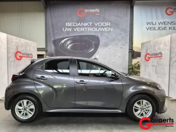 Car image 4