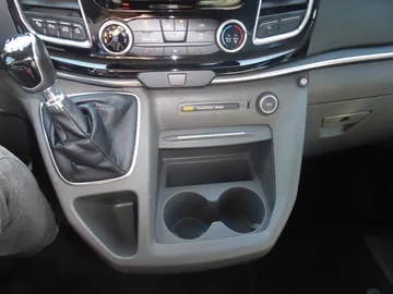 Car image 27