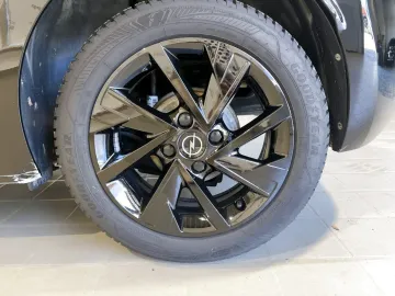 Car image 29