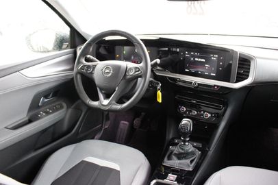 Car image 14