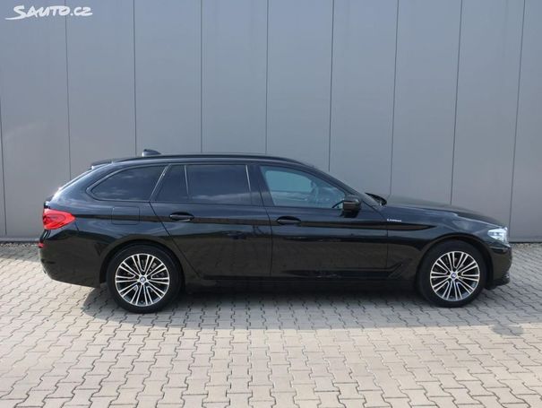 BMW 520d Touring xDrive Sport Line 140 kW image number 2