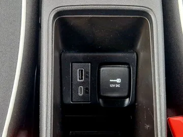 Car image 27