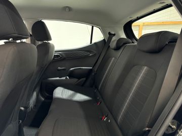 Car image 26