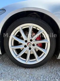 Car image 29