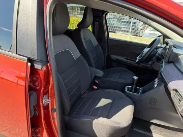 Car image 22
