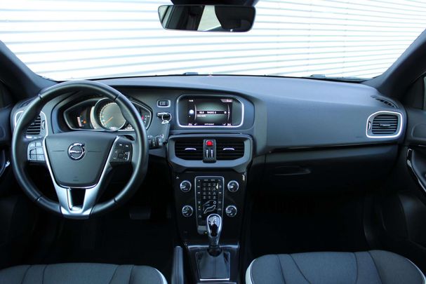 Volvo V40 T3 T6 112 kW image number 3