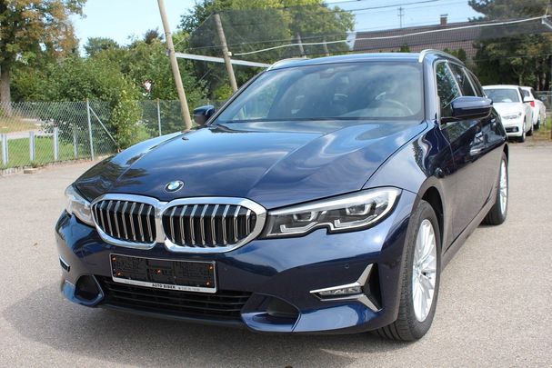 BMW 330i Touring xDrive Luxury Line 190 kW image number 1