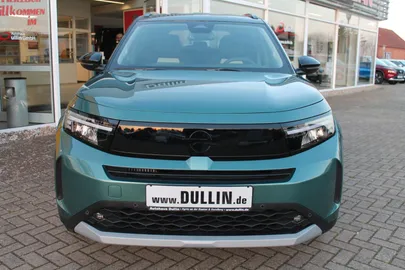 Car image 21