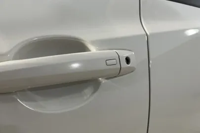 Car image 37