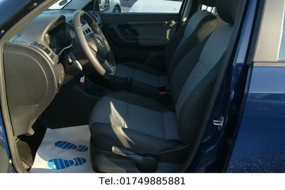 Car image 11