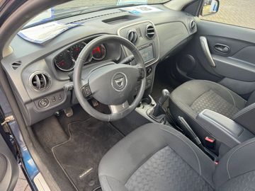 Car image 9