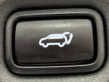 Car image 35
