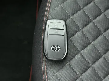 Car image 31