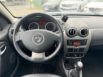 Car image 13