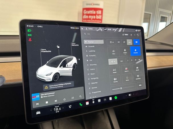 Tesla Model Y Long Range AWD 378 kW image number 15