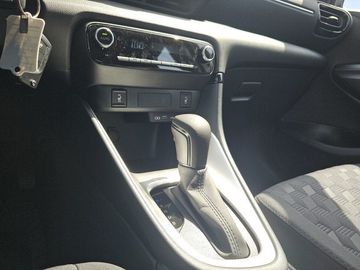 Car image 16