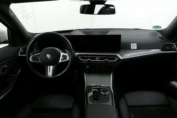 BMW 318i Touring M 115 kW image number 12