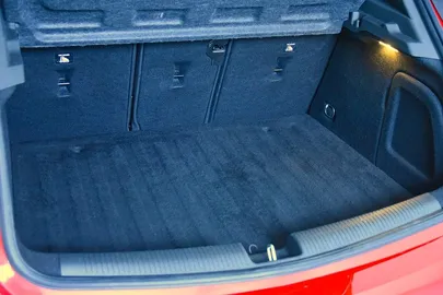 Car image 29