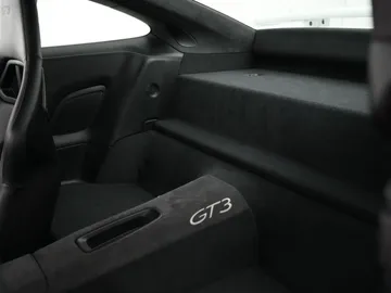 Car image 40
