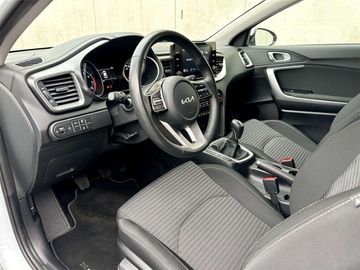 Car image 15