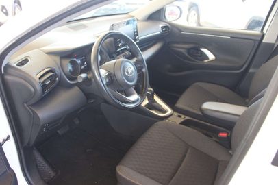 Car image 12