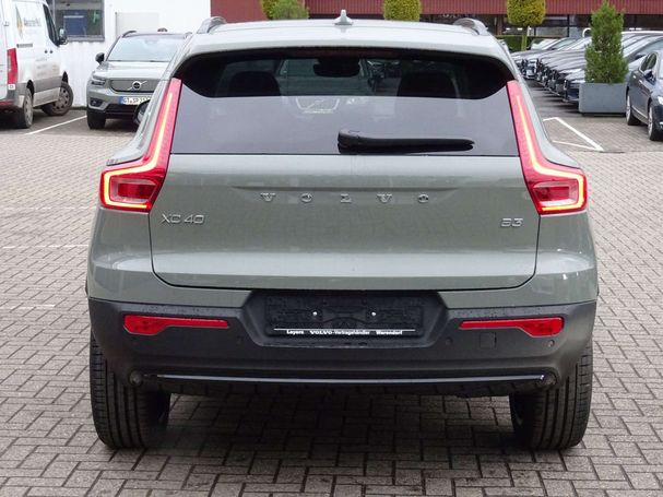 Volvo XC40 B3 Ultra Dark 120 kW image number 4