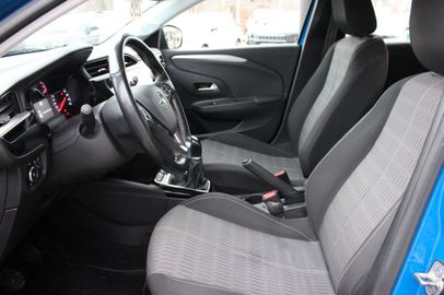 Car image 11