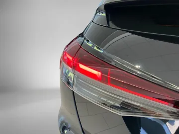 Car image 32
