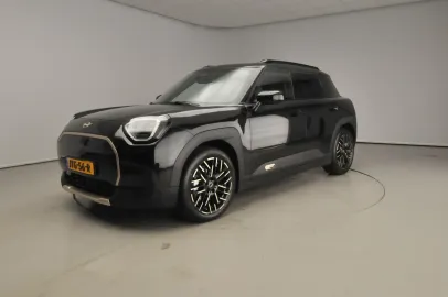 Car image 40