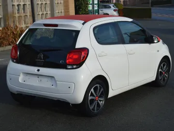 Car image 3
