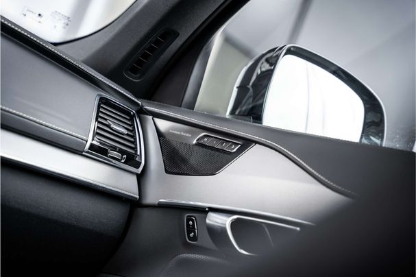 Volvo XC90 T8 Twin Engine R Design AWD 299 kW image number 36