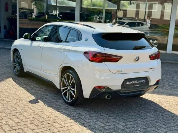 Car image 40