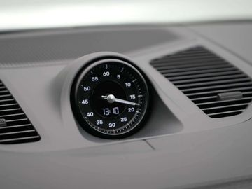 Car image 33