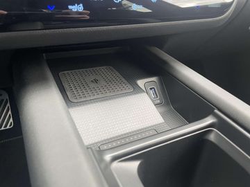 Car image 36