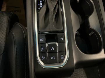 Car image 37