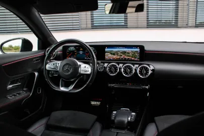 Car image 27
