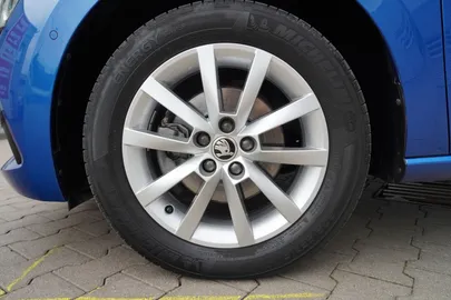 Car image 37