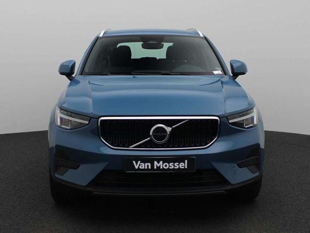 Volvo XC40 B3 Core 120 kW image number 2