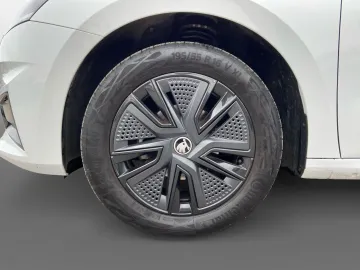 Car image 34
