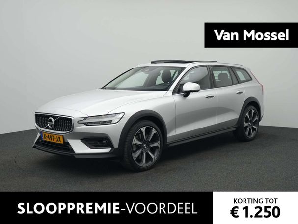 Volvo V60 Cross Country AWD Pro B5 184 kW image number 1