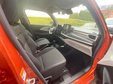 Car image 10