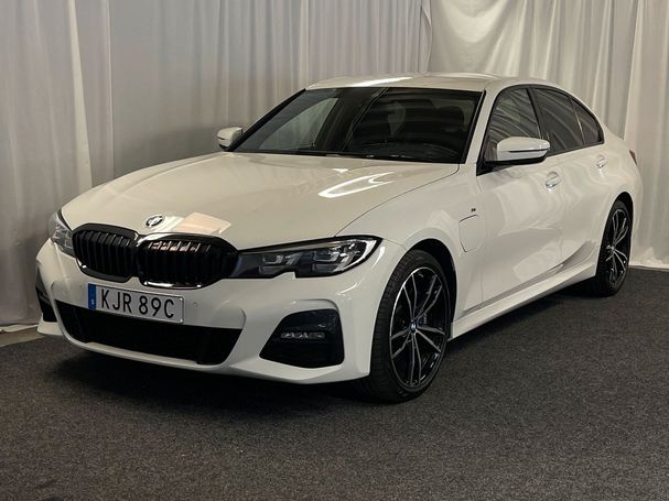 BMW 330 e M Sport 216 kW image number 2