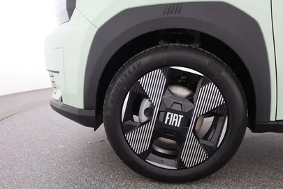 Car image 29