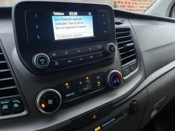 Car image 37