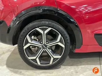 Car image 32