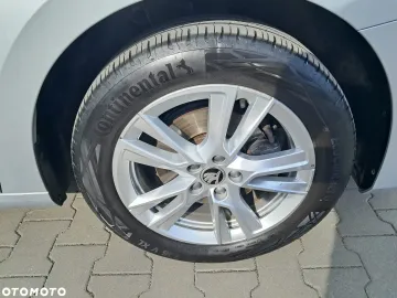 Car image 32